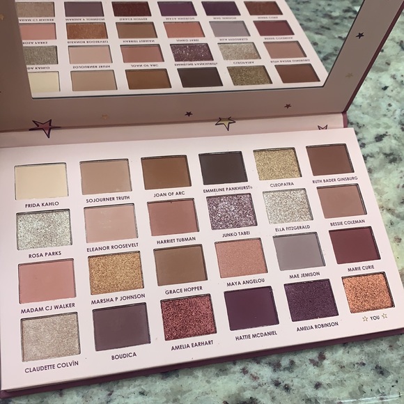 Brand new Ciate eyeshadow palette - Picture 2 of 2